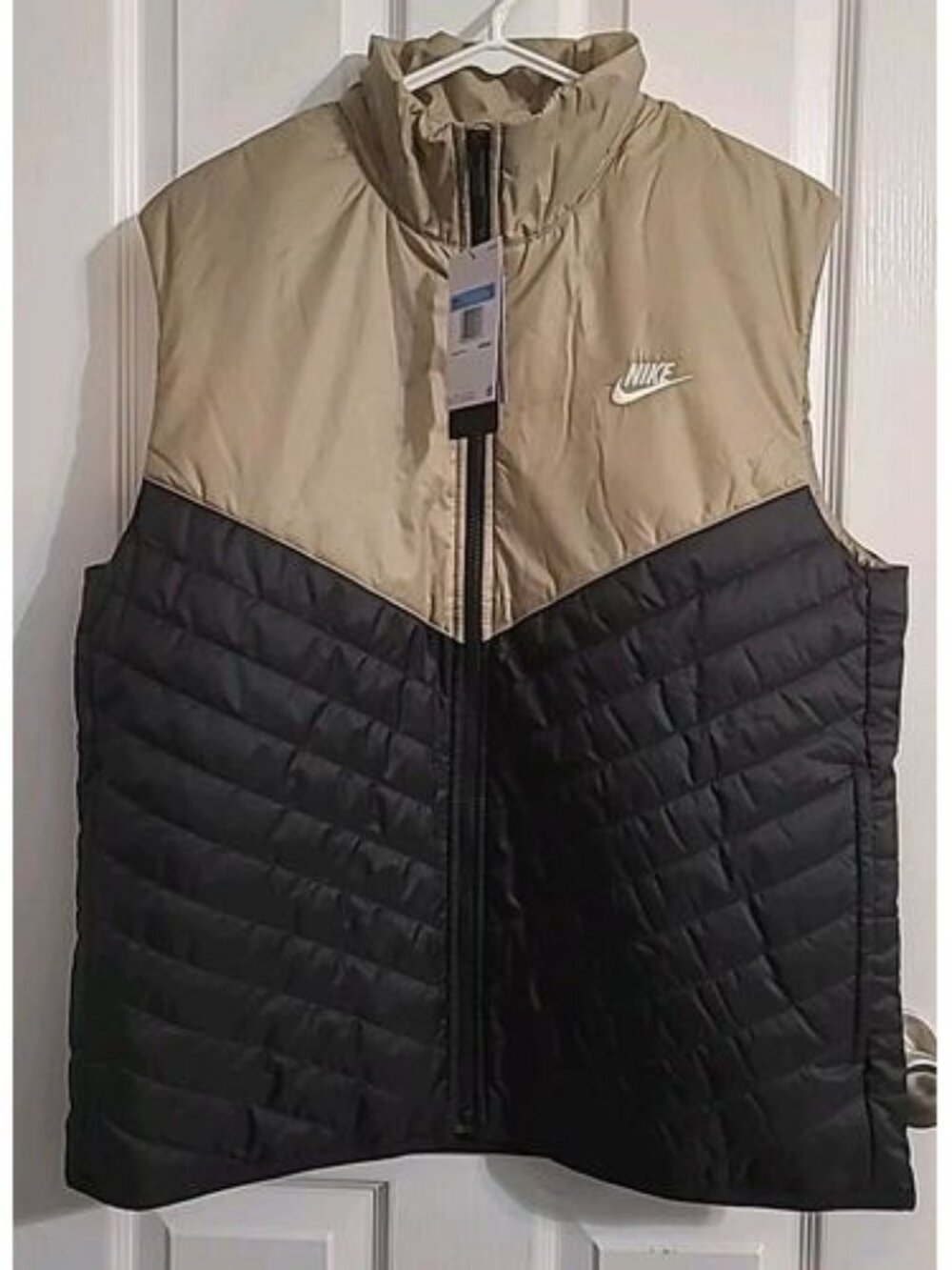 Nike Therma-FIT Men's Size Medium Windrunner Repel Puffer Vest FB8201-010 New
